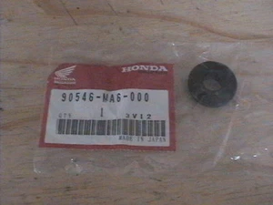 GENUINE OEM HONDA RUBBER A MOUNT 90546-MA6-000 CBX400 CBX550 CBX400F CBX550F NEW - Picture 1 of 1