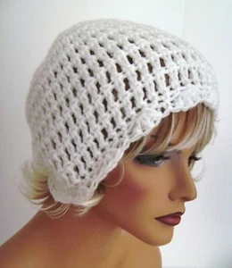 WEISSE ÜBERBACKENE BEANIE MÜTZE MÜTZE HANDGEHÄKELT BASKENMÜTZE SKULL CAP CLOCHE TAM  - Bild 1 von 12
