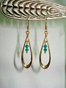 2 1/4" Dangle Gold Plated Teardrop & 4mm Blue Austrian Crystal Hook Earrings - Foto 1 di 4