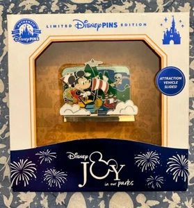 Prendedor Disney D23 Expo 2024 Joy In Our Parks LE 500: Mickey Mouse Peter Pan Flight - Imagen 1 de 2