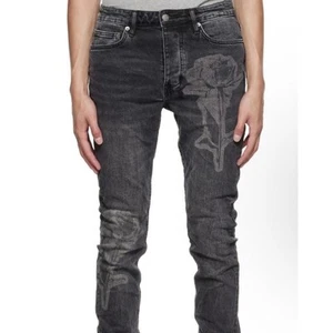 KSUBI Damen schwarz High Rise Stretch roher Saum Baumwollmischung Slim Jeans Größe 32 - Bild 1 von 10