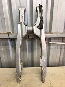 2000 Suzuki Rm250 Swing Arm Good Condition - Picture 1 of 5