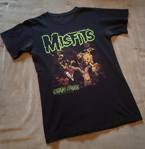 Misfits Wolfs Blood Shirt - Picture 1 of 4