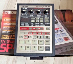 BOSS SP-303 Dr. Campionatore di frasi 2003 con adattatore - testato e funzionante! - Foto 1 di 3