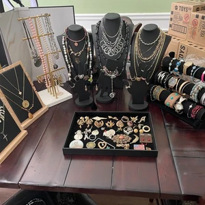 Nachlass Modeschmuck Konvolut 105 Teile gemischt Metalle Vintage Modern Sorte 1031 - Bild 1 von 14