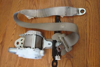 2007-2011 TOYOTA CAMRY OEM Front Right Passenger Side Seat Belt Retractable Tan  Foto 1 de 4