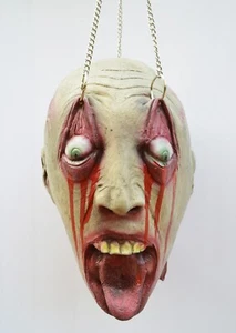 Accesorios de Halloween de tamaño natural Scary Walking Dead Zombie cabeza encadenada podrida - Imagen 1 de 9