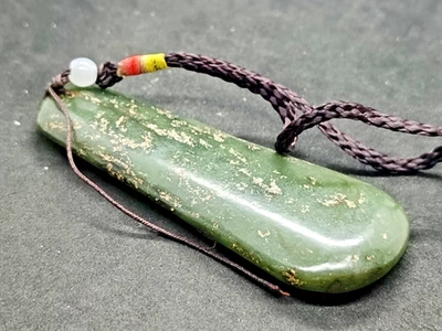 Ancienne sculpture hache de jade sculptée à la main culture Hongshan - Photo 1/4