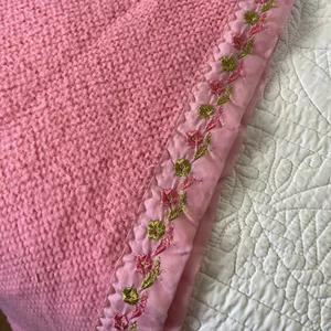 Vintage Twin Blanket Pink With Embroidered Trim Green & Pink Flowers 84x64” READ - Picture 1 of 17