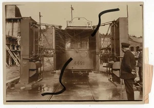 Genuine Barite Photo 1925 Berlin Tram Car Wash Gottwalt Müller - Picture 1 of 2