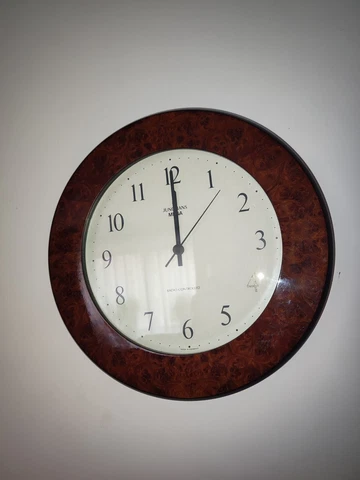 Junghans Mega 368/6782.00 dcf 405 radio controlled wall clock (CENTRAL EU) Cover