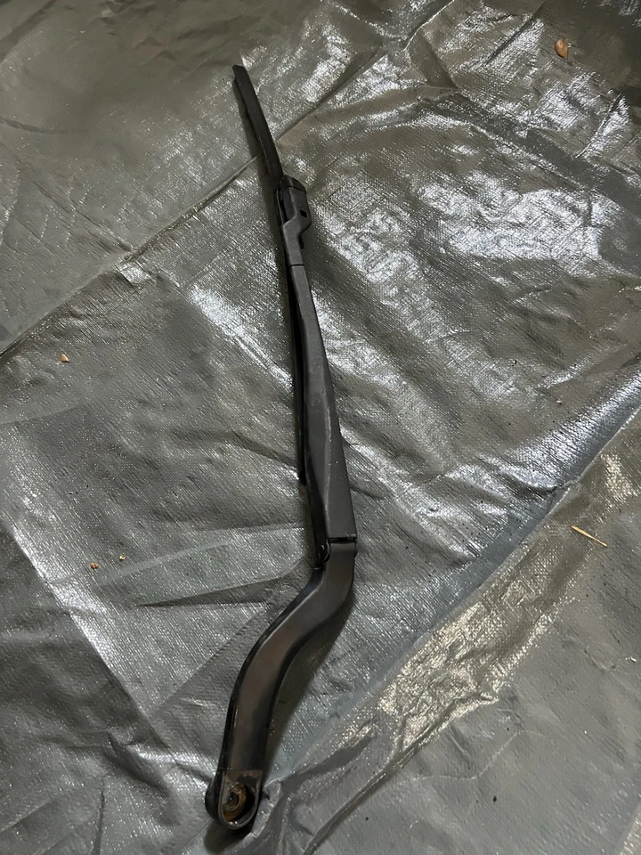 Juego de brazos limpiaparabrisas delanteros Cadillac CTS 2014-2019 OEM (par, izquierda y derecha) Foto 1 de 4