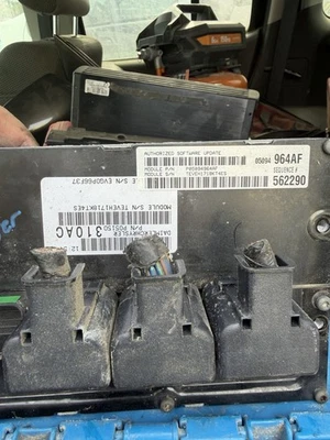 Dodge Charger 2008 unidad de control del motor V8 de 5,7 L ECU ECM OEM 05094966AF Foto 1 de 4