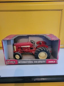 Ertl Case International 350 Utility Tractor Diecast 1/16 - Picture 1 of 10