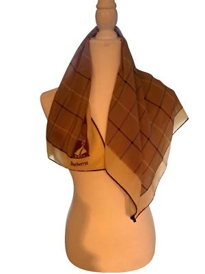 Bufanda de seda a cuadros beige vintage Burberrys hecha en Italia 26"x26" Old Money Academi Foto 1 de 4