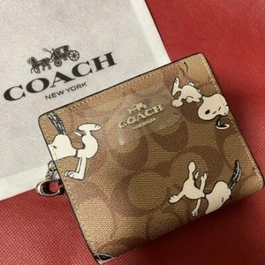 Cartera Cuadrada Coach Snoopy OUTLET Cuero C4591 Marrón - Imagen 1 de 4