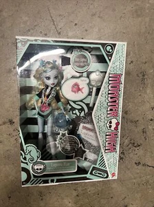 NUEVO Monster High Lagoona Blue Boo- Riginal Creeproduction Mattel 2022 ¡COMO NUEVO! - Imagen 1 de 12