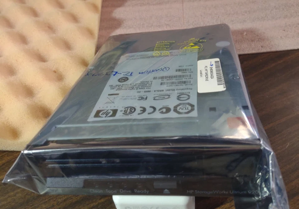 Ultrium 920 Tape Drive  BRSLA-0605-DC 400/800GB LVD HH Internal Drive 973604-104 - Image 1 of 3