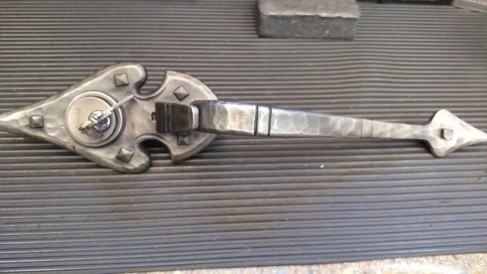 Schlage E Series Handleset 612 Finish