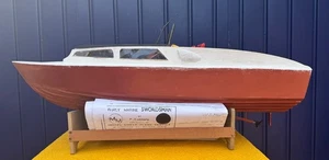 Vintage, radio controlled Fairey Swordsman boat with original Model Maker plans - Picture 1 of 14