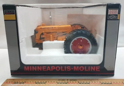 2003 SpecCast Minneapolis-Moline U Tractor 1:16 SCT 219 - Image 1 of 4