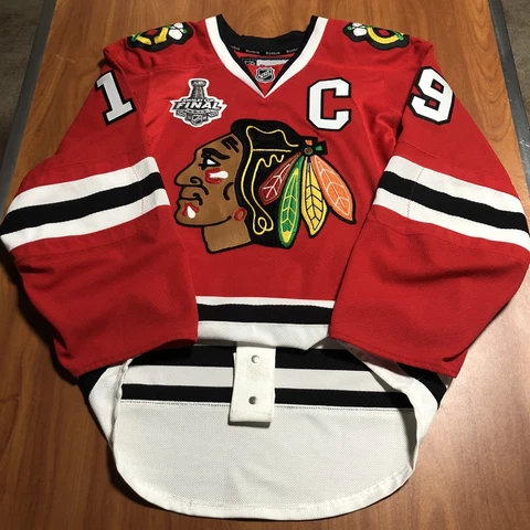Reebok Edge 2.0 Jonathan Toews Chicago Blackhawks 2015 Stanley Cup Jersey Red 46 Cover