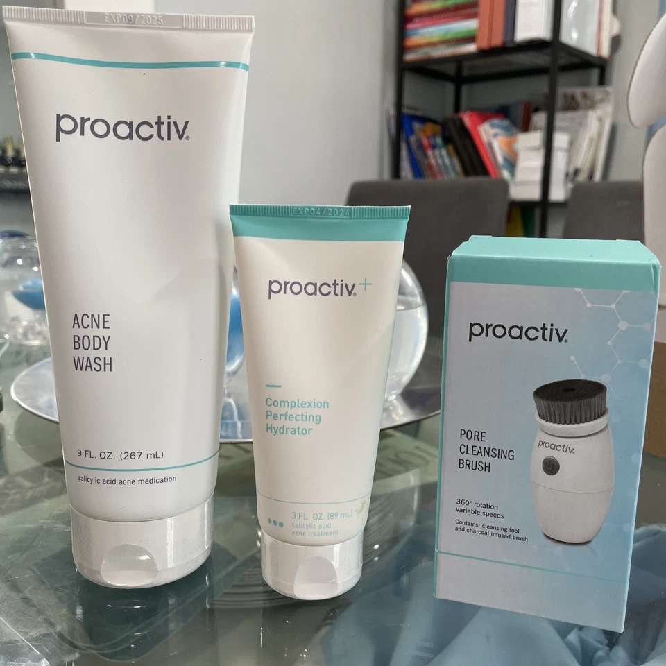 Kit PROACTIV Complexion Perfecting H + Pore Cleansing Brush+ Acne Body Wash New - Image 1 of 4