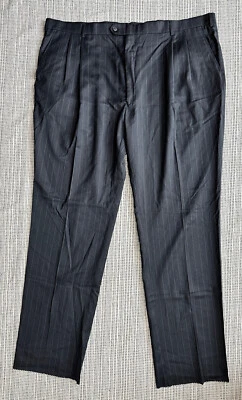 Pantalones de vestir Jos A Bank Traveler Collection Windsor 50 REG gris a rayas de lana nuevos con etiquetas Foto 1 de 4