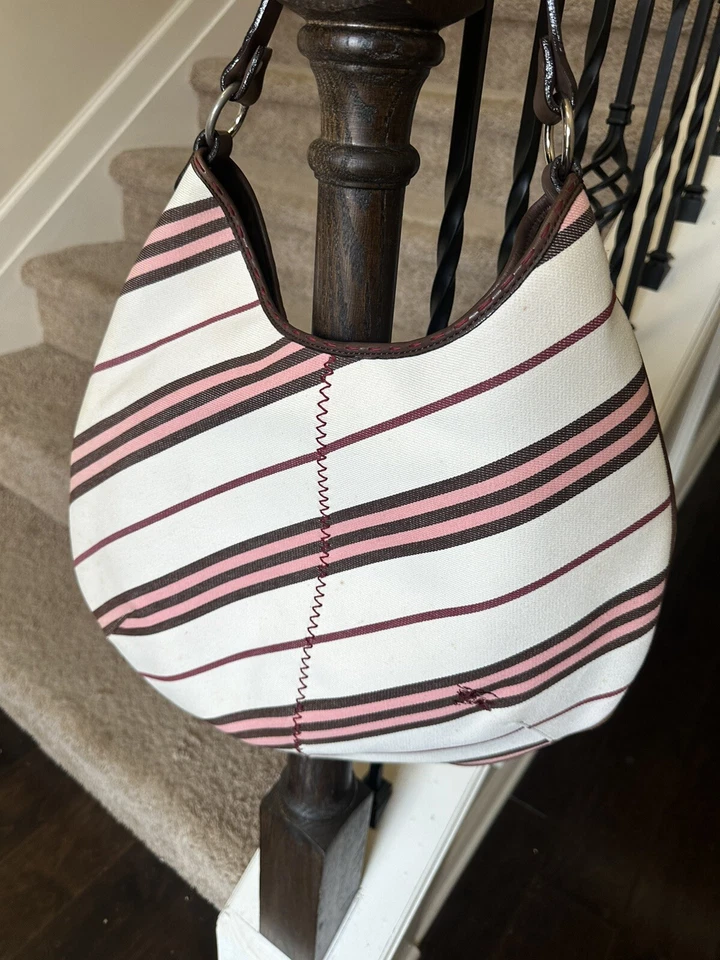 Correa de cuero tejida Burberry Nova Check Hobo. Limpieza impecable. Ver fotos Foto 1 de 4