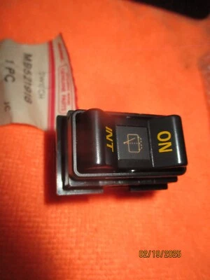 INTERRUPTOR LIMPIAPARABRISAS TRASERO MITSUBISHI STARION 87-89 NOS Foto 1 de 4