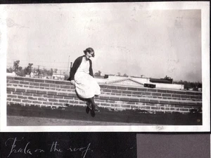 VINTAGE PHOTOGRAPH 1920'S GIRLS DRESS FASHION LOS ANGELES CALIFORNIA OLD PHOTO - Picture 1 of 1