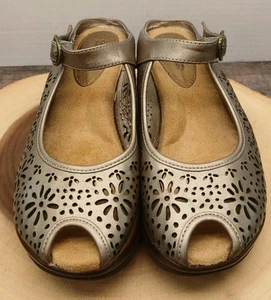 Croft & Barrow Gold Vegan Leather Wedge Sandals, Women's 8.5 M "Read" - Picture 1 of 23