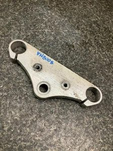 98 Kawasaki Vulcan Classic 800 VN800 Top Triple Tree Clamp 22N - Picture 1 of 3