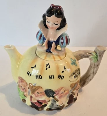 Vintage Walt Disney Snow White & Seven Dwarfs Musical Teapot Plays Hi-Ho Works - Image 1 of 4