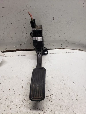 TC SCION  2013 Accelerator Parts 1302905 - Image 1 of 4