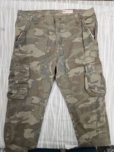 Wrangler Jeans Mens 36x32 Camouflage Cargo Woodland Camo Outdoors Skater Y2K - Picture 1 of 6