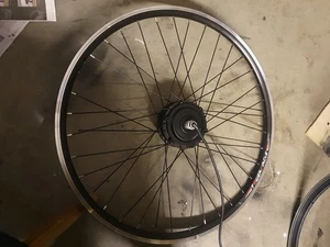 Verkaufe eine verstärkte 28 Zoll Felge plus Speichen. OHNE MOTOR. - Bild 1 von 3