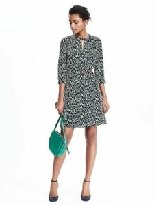 BANANA REPUBLIC LONG SLEEVE KEYHOLE DRESS #309681 NWT! 0 - Picture 1 of 1