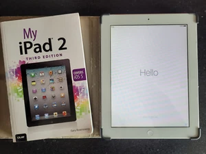 Apple iPad 2 Model A1395 (WiFi) 32GB White 9.7" & My iPad 2 Third Ed. iOS 5 Que - Afbeelding 1 van 11