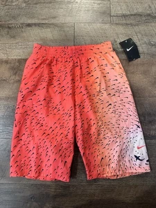 Neu mit Etikett Nike große Jungen Shark Breaker Volley Badeshorts Badehose 13-15 - Bild 1 von 7