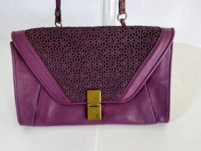 Bolso Bandolera Elliott Lucca Púrpura Cuero Ciruela Sobre Perforado Foto 1 de 4