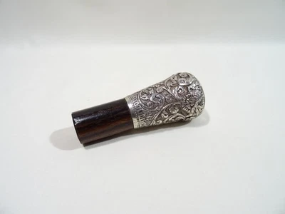 ANCIEN POMMEAU DE CANNE OMBRELLE EN ARGENT CISELE - Photo 1/4