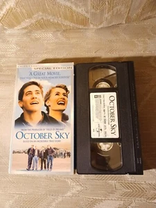 October Sky VHS 2000 PG Special Edition Jake Gyllenhaal Laura Dern Chris Cooper - Picture 1 of 7