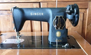 Macchina da cucire Singer 15M con mobiletto - Foto 1 di 8