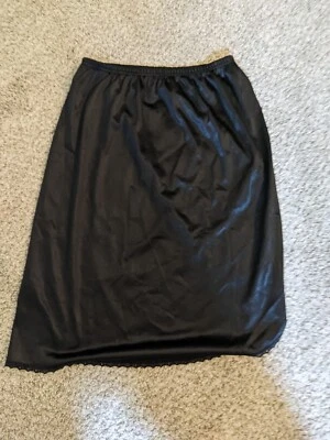 VINTAGE VANITY FAIR BLACK NYLON HALF SLIP SIDE SLIT LACE EDGE 20 LONG #11-760 XS - Image 1 of 2