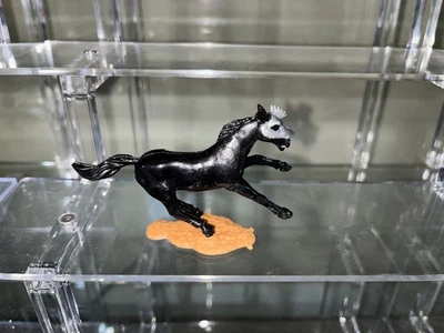 Juguetes Timpo - Hallazgo raro - Caballo negro galopando con cabeza blindada  Foto 1 de 4