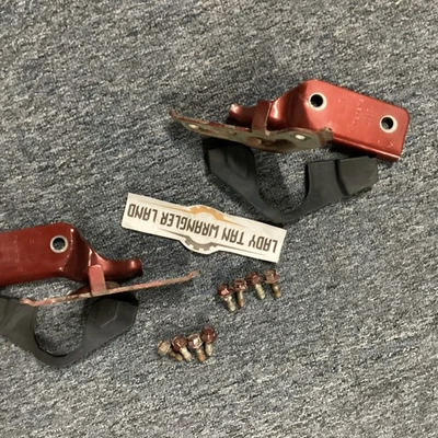 Juego de bisagras de puerta trasera con tornillos Subaru Baja 2003-06 Foto 1 de 4