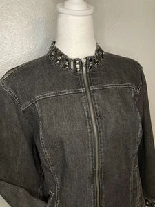 Schwarze Damenjeansjacke Medium skurril Goth verziert durchgehender Reißverschluss Taschen - Bild 1 von 8