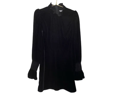 Mini Vestido Zara Terciopelo Negro Talla M Cuello Simulado Volantes Vacaciones Gótico Halloween Foto 1 de 4