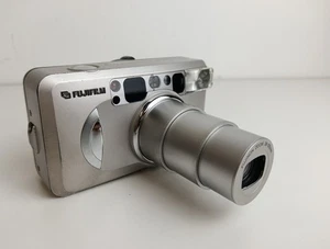 Fujifilm Zoom Date 125s analoge Kompaktkamera 35 mm – silber funktionsfähig  - Bild 1 von 11